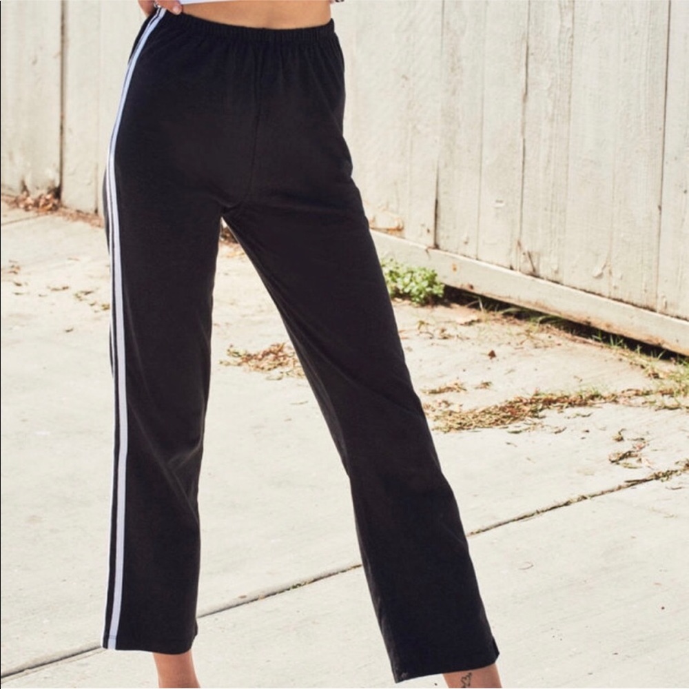 Brandy Melville Wide Leg Sweatpants - Black - Picture 4 of 6